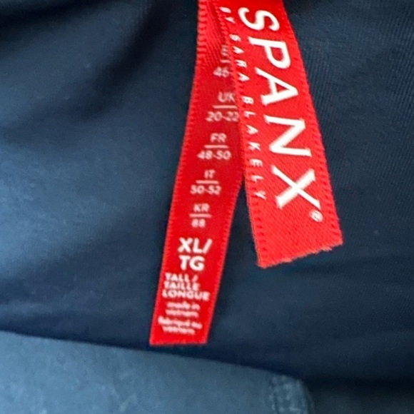 Spanx Ponte Knit Slit Hem Leggings - Picture 6 of 10